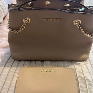 Michael kors matching purse set
